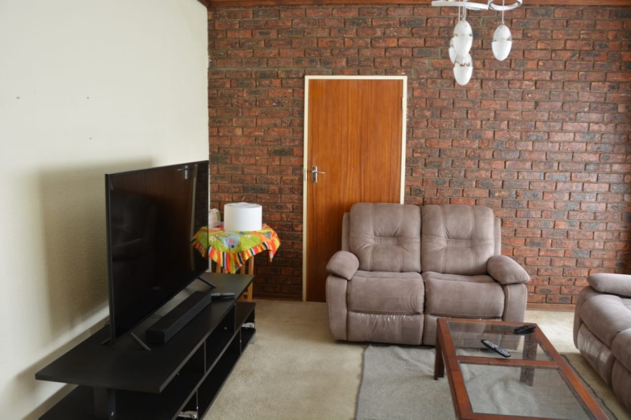 4 Bedroom Property for Sale in Riebeeckstad Free State